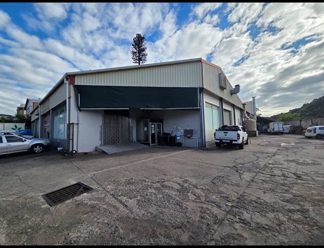 8,658M² INDUSTRIAL YARD FOR SALE IN NEW GERMANY